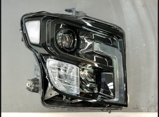2016+ Titan Clear Headlight Markers